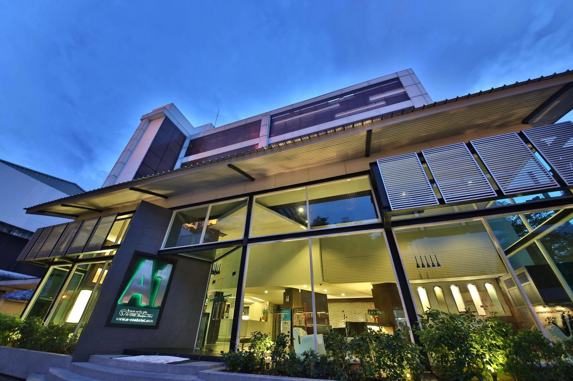 Happihaus Hotel Bangkok Exterior foto